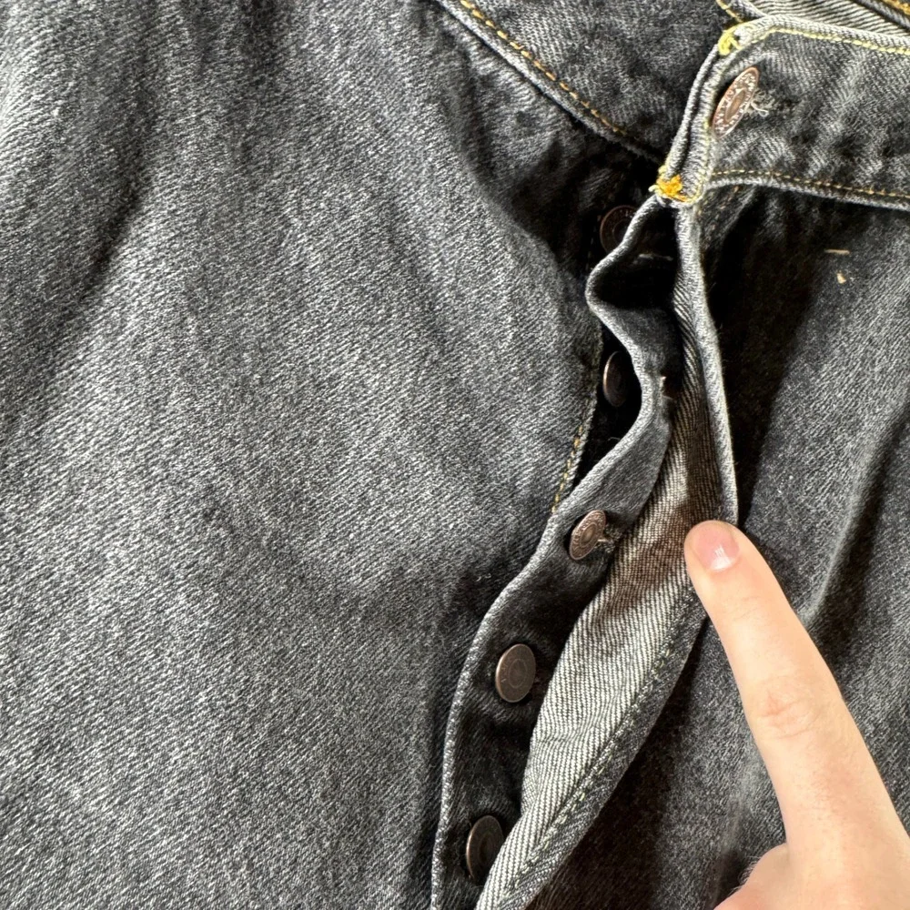 Levis 501‎ Jeans Mens 38x29 (tag 42x32) Black Button Fly Classic Straight Cotton